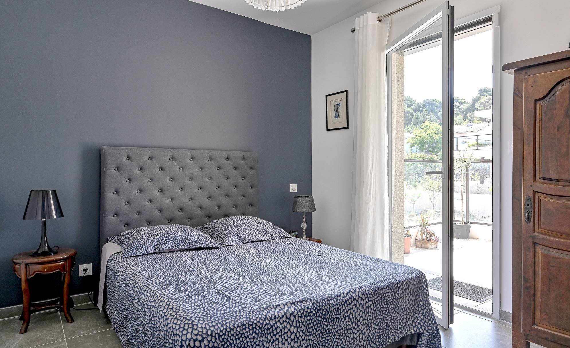 Appartement 3 chambres doté de prestations luxueuses à vendre à Saint-Mandrier, à 10 kilomètres de Sanary
