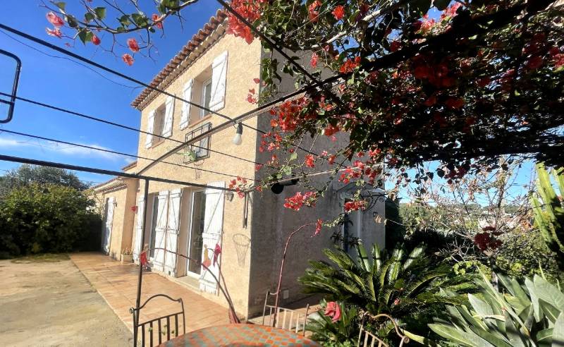 Maison 4 pièces avec garage à vendre dans un lotissement situé Avenue Pierre Auguste Renoir à La Seyne-sur-Mer