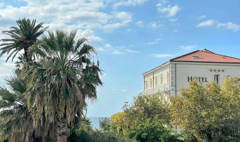 Appartement 4 pièces à vendre en plein coeur des Sablettes à proximité de l'Hôtel Hilton à La Seyne-sur-Mer