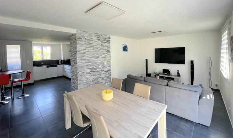 Appartement rénové à vendre Avenue Jean-Baptiste Ivaldi à La Seyne-sur-Mer