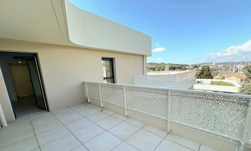 Appartement 3 pièces en dernier étage à vendre avec garage double dans le village de Pin Rolland à Saint-Mandrier