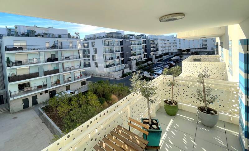 Appartement 2 pièces avec terrasse et parking privatif à vendre Cours Toussaint Merle à La Seyne