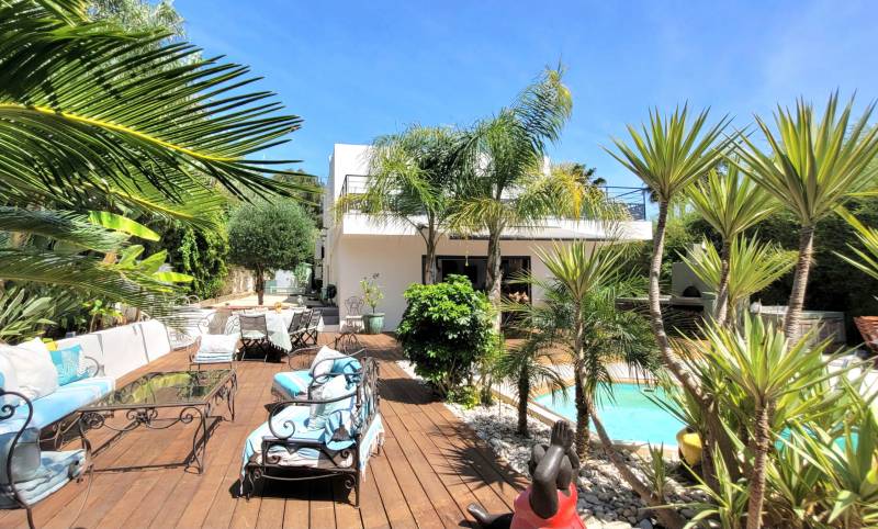Propriété à toit plat à vendre par notre agence immobilière à La Seyne-sur-Mer