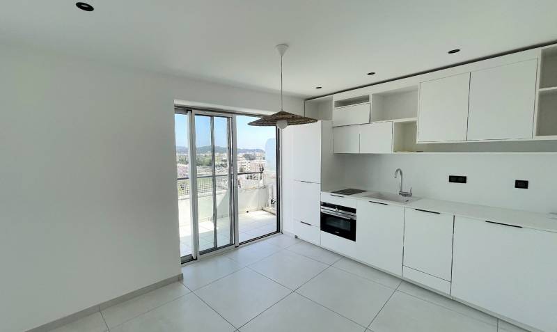 Appartement type loft avec double vue mer à vendre Avenue Fernand Léger à La Seyne-sur-Mer