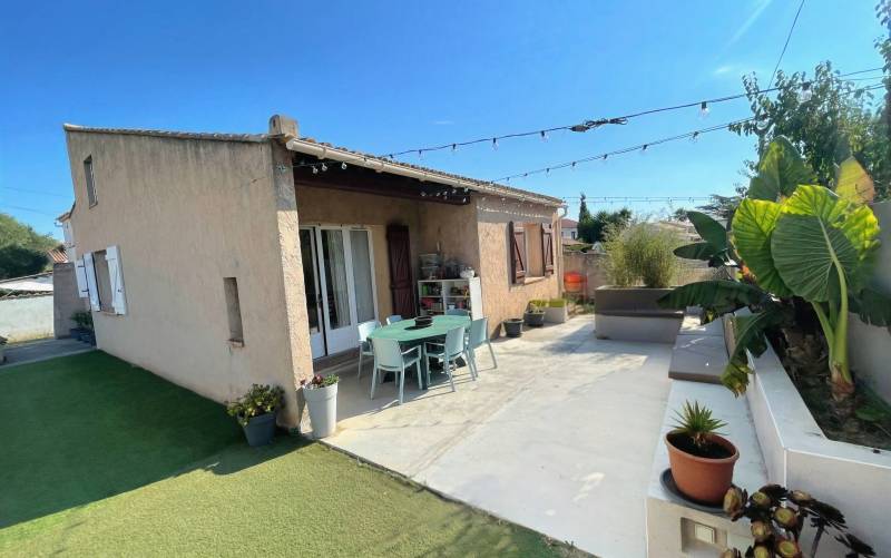 Maison de plain-pied des années 80 avec jardin et garage à vendre à La Seyne-sur-Mer, Route de Janas