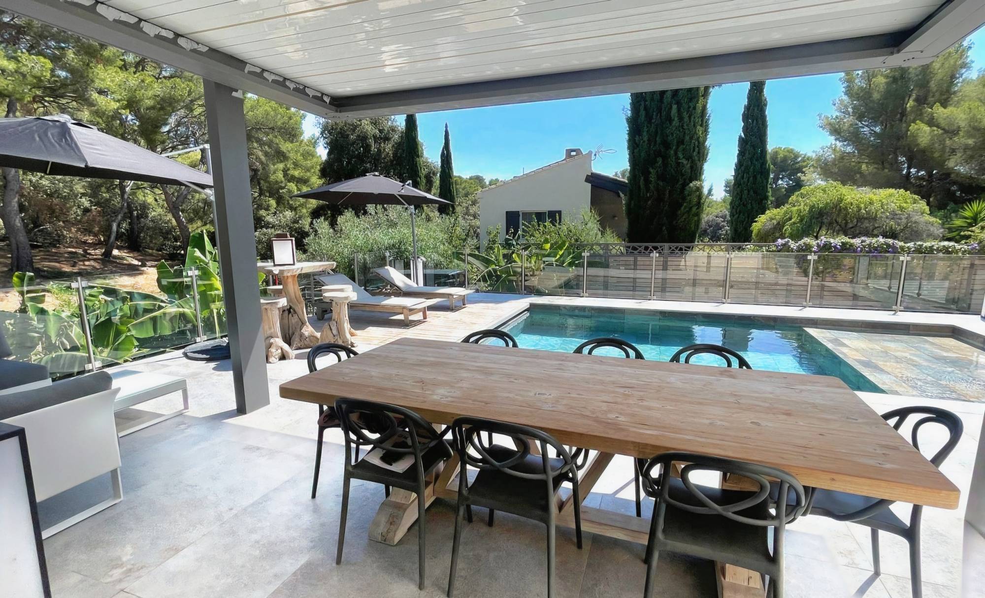 Maison réhabilitée à vendre par notre agence immobilière dans le quartier mandréen de Pin Rolland