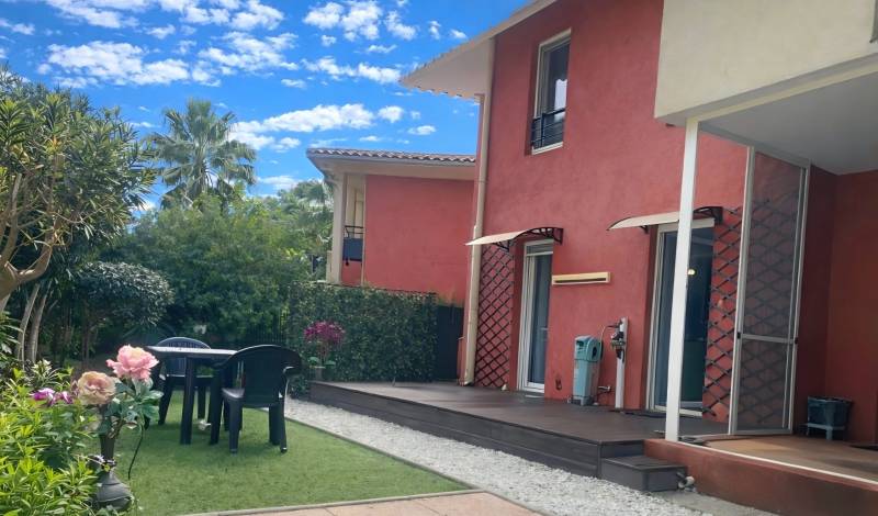 Appartement 2 pièces avec jardin privatif à vendre dans le quartier balnéaire de Tamaris, à La Seyne-sur-Mer