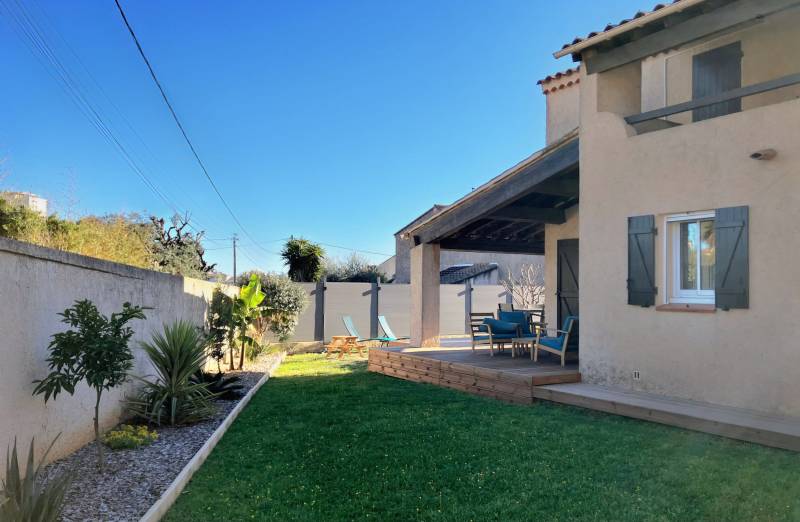 Maison familiale avec jardin à vendre quartier de l'Evescat, à quinze minutes à pied des plages des Sablettes et de Mar Vivo