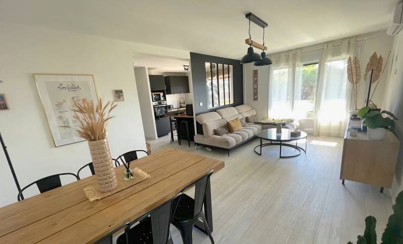 Appartement rénové et modernisé à vendre par notre agence immobilière au Pas du Loup à La Seyne-sur-Mer