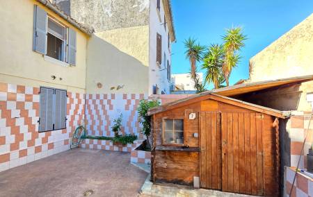 Notre zone d'activité pour ce service Maison de ville avec garage à vendre