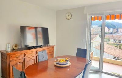 Notre zone d'activité pour ce service Appartement de 3 pièces avec garage ou box en sous-sol à la vente
