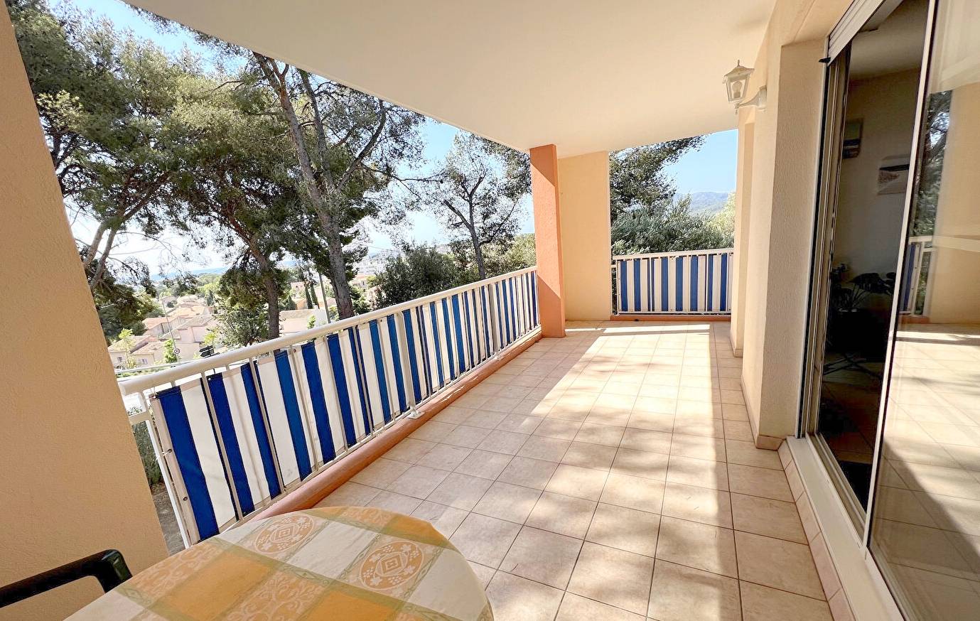 Appartement T4 avec grande terrasse et vue mer à vendre à La Seyne-sur-Mer