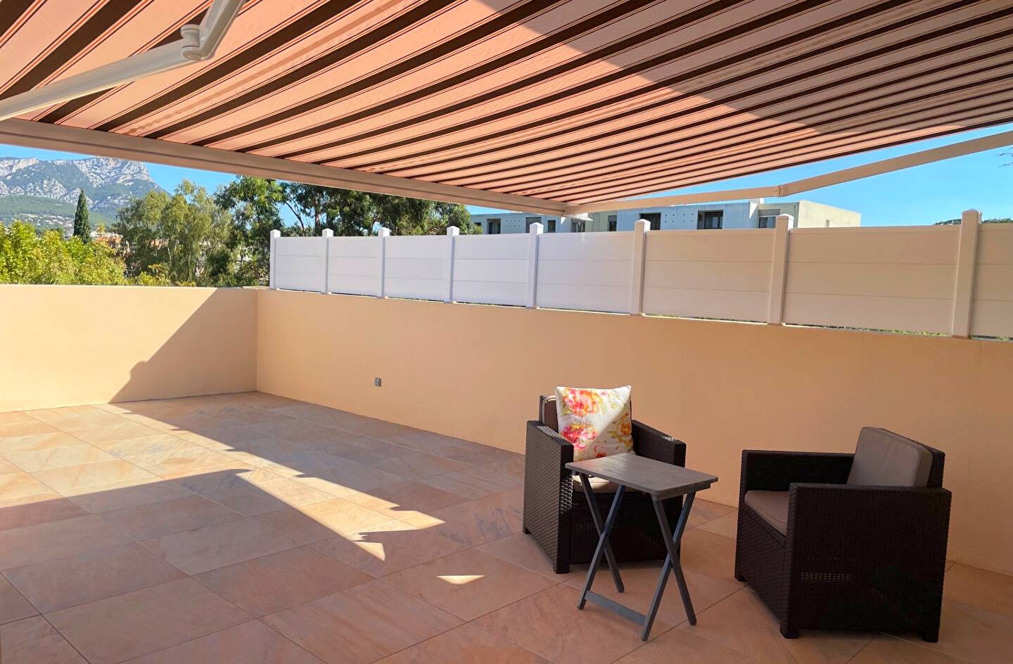 Appartement toit-terrasse à vendre à Toulon, quartier les Ameniers