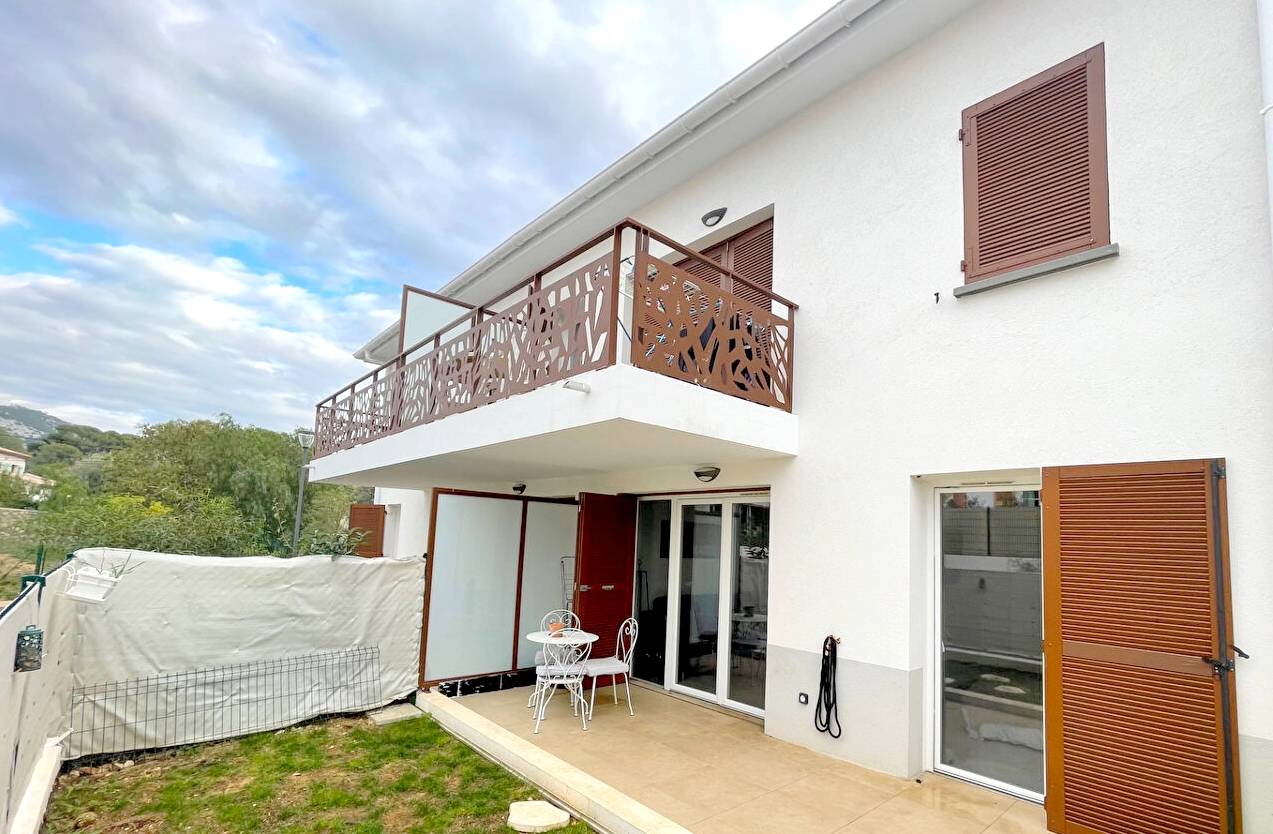 Appartement rez-de-jardin en état neuf à vendre à Toulon quartier Chateauvallon