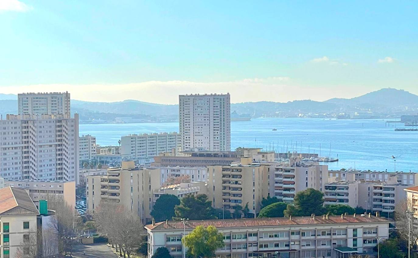 Appartement avec vue mer à vendre dans la résidence "Le Héron" à Toulon
