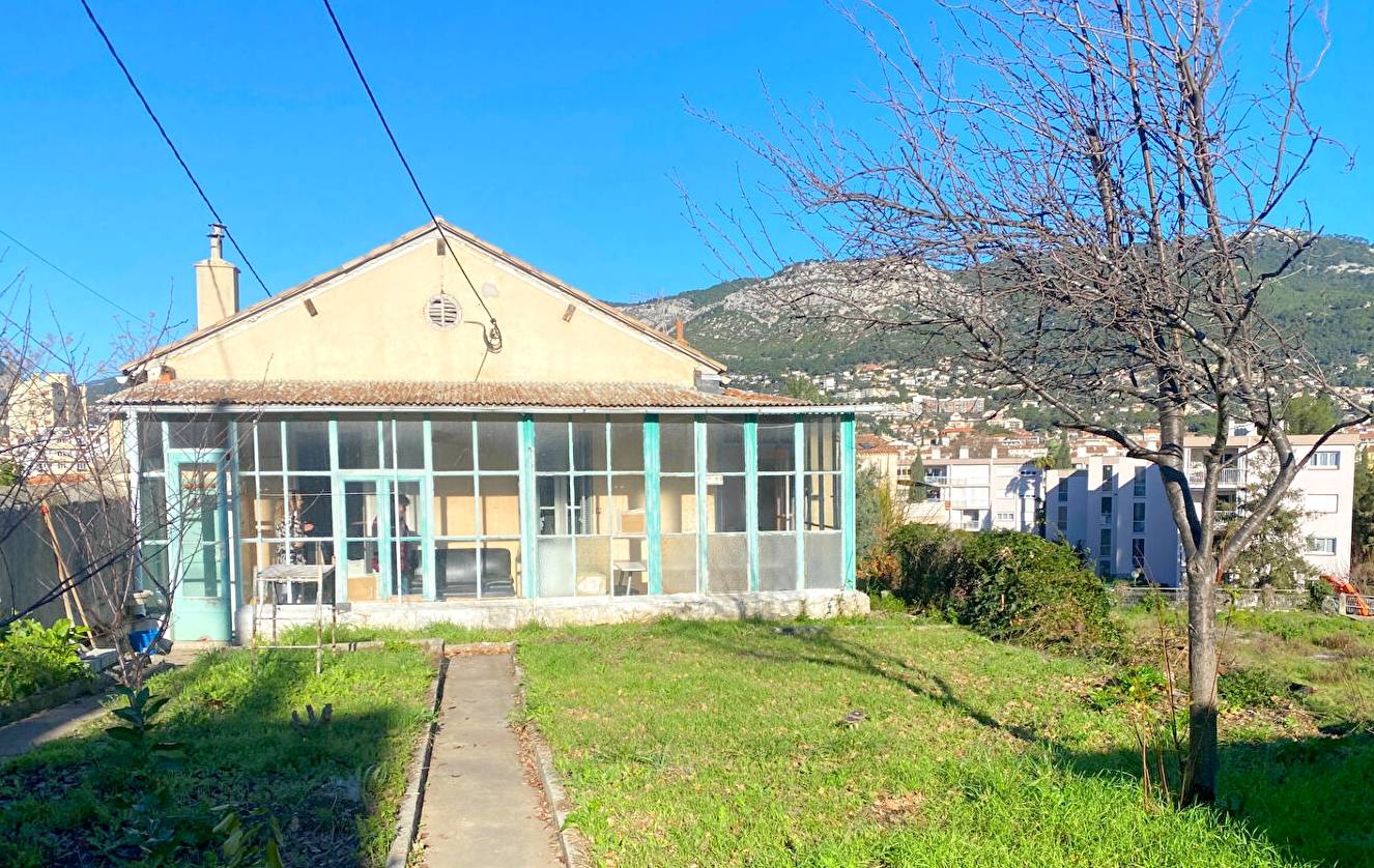 Maison ancienne des années 30 à vendre dans le quartier de l'Aguillon à Toulon
