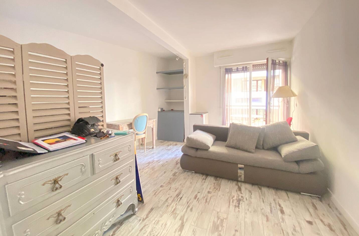 Appartement T1 meublé à vendre quartier Champs-de-Mars à Toulon