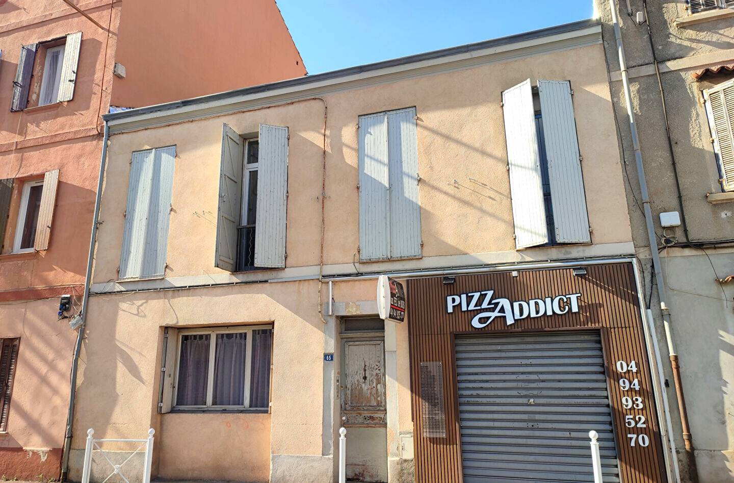 Immeuble de rapport avec local commercial et appartements à vendre à Toulon, Pont du Las