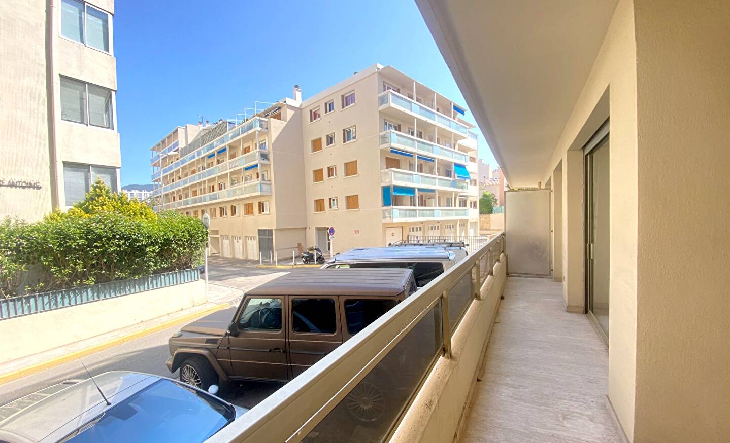 Appartement avec grand balcon à vendre à côté du Boulevard Grignan à Toulon