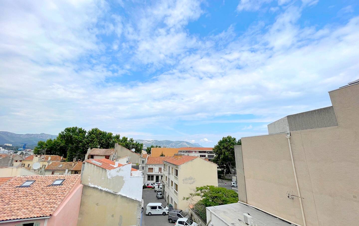 Appartement 2 pièces à rénover à vendre dans le centre-ville de La Seyne