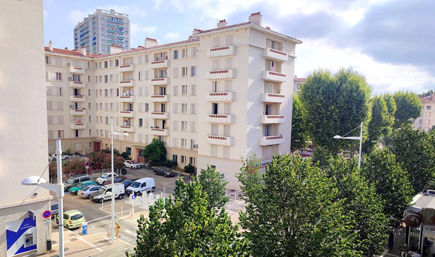 Appartement 2 pièces à rénover à vendre sur Boulevard Bazeilles à Toulon