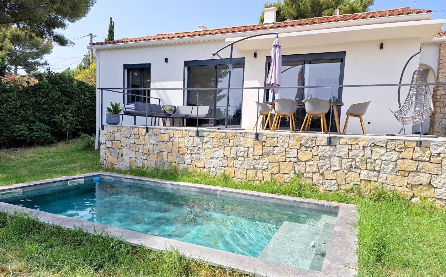 Villa de plain-pied avec piscine à vendre quartier de l'Evescat à La Seyne