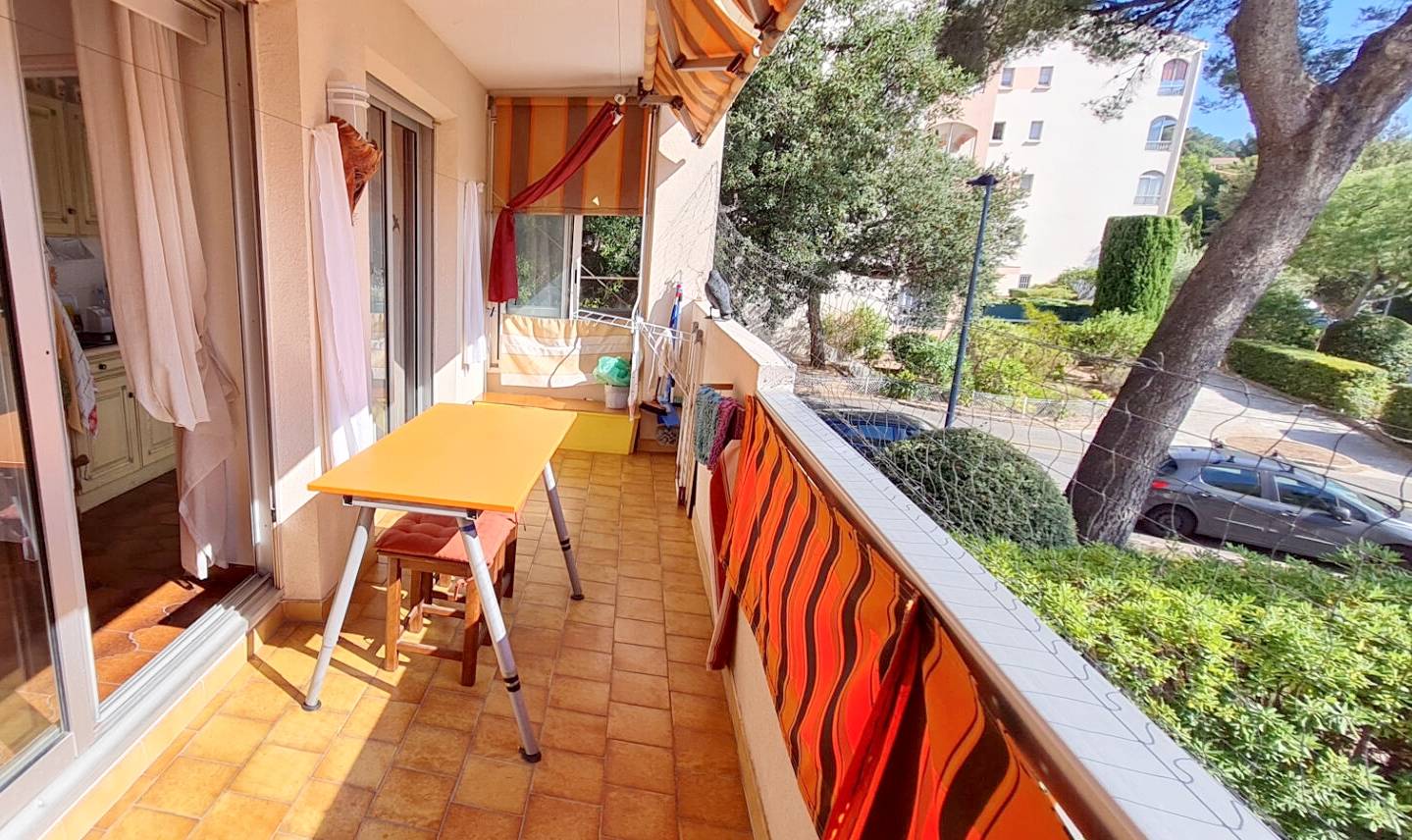 Appartement T3 avec terrasse à vendre Avenue des Romarins à Saint-Mandrier