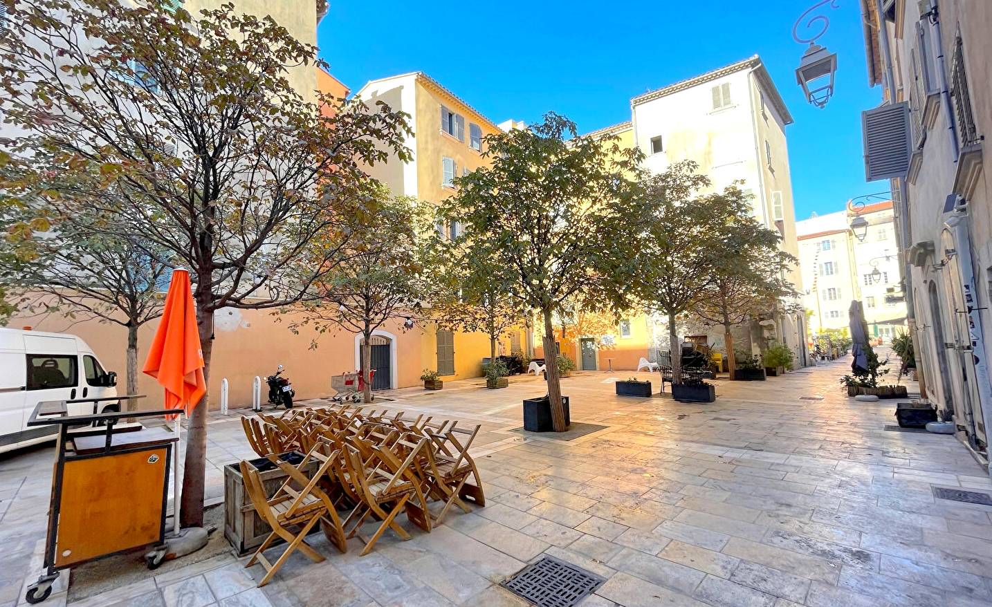 Murs commerciaux avec jardin et terrasse à vendre dans la vieille ville de Toulon