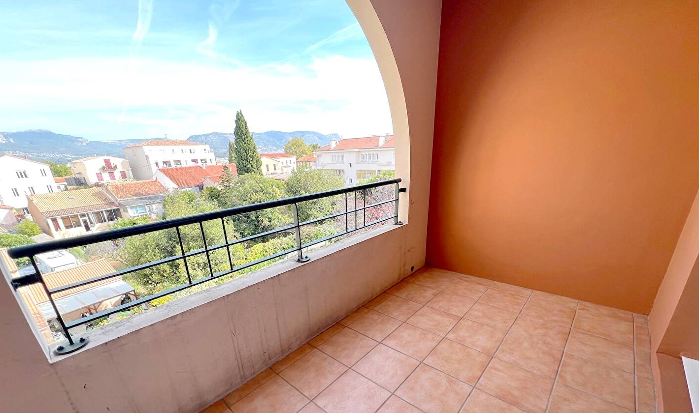 Appartement 2 pièces avec terrasse à vendre à proximité du Lycée Beaussier