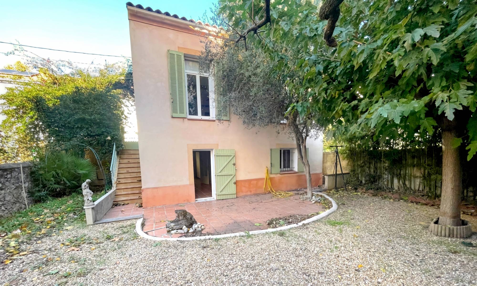 Maison individuelle de type 5 pièces avec jardin à vendre à Toulon