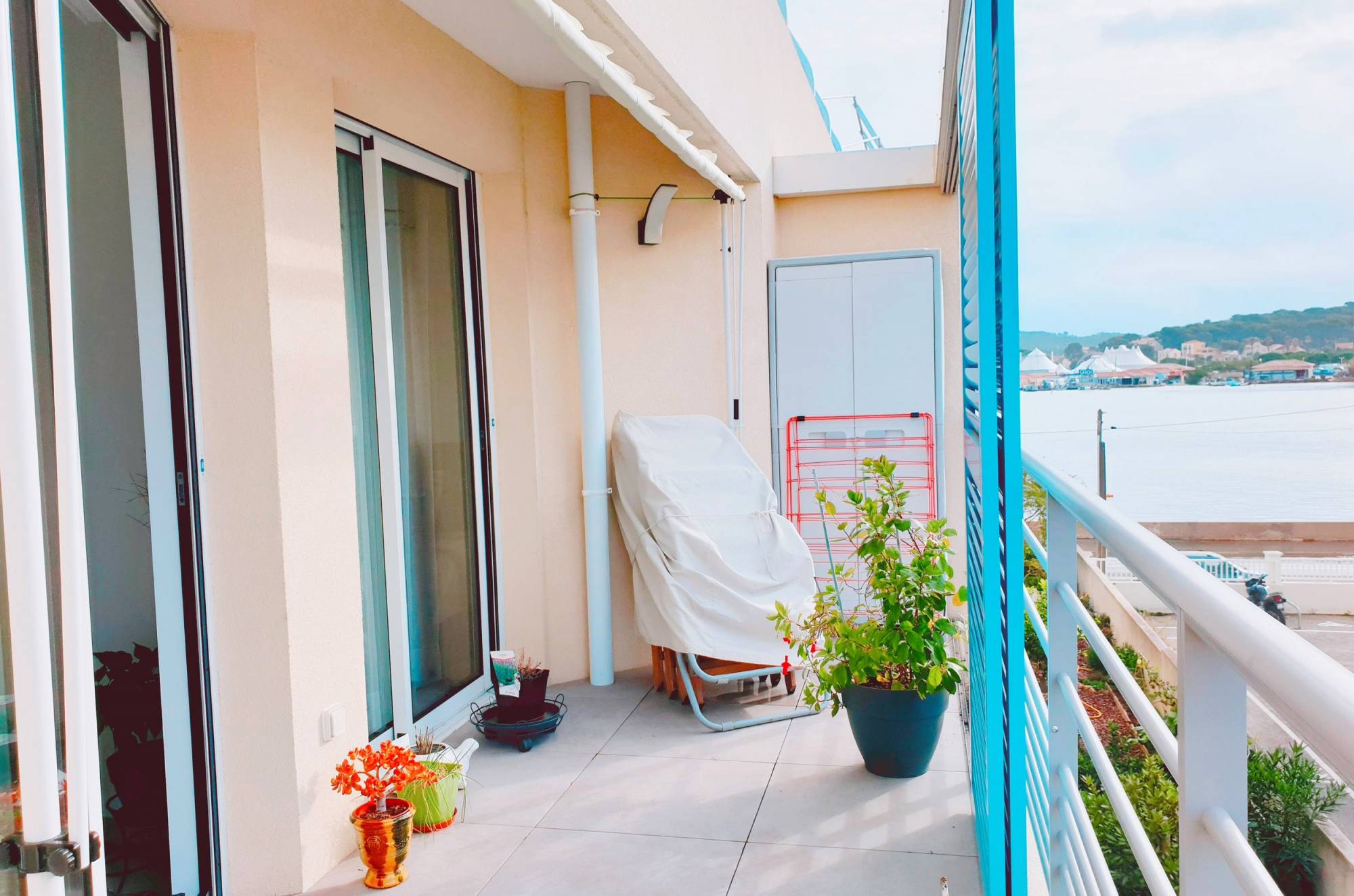 Appartement avec terrasse profitant de la vue Mer