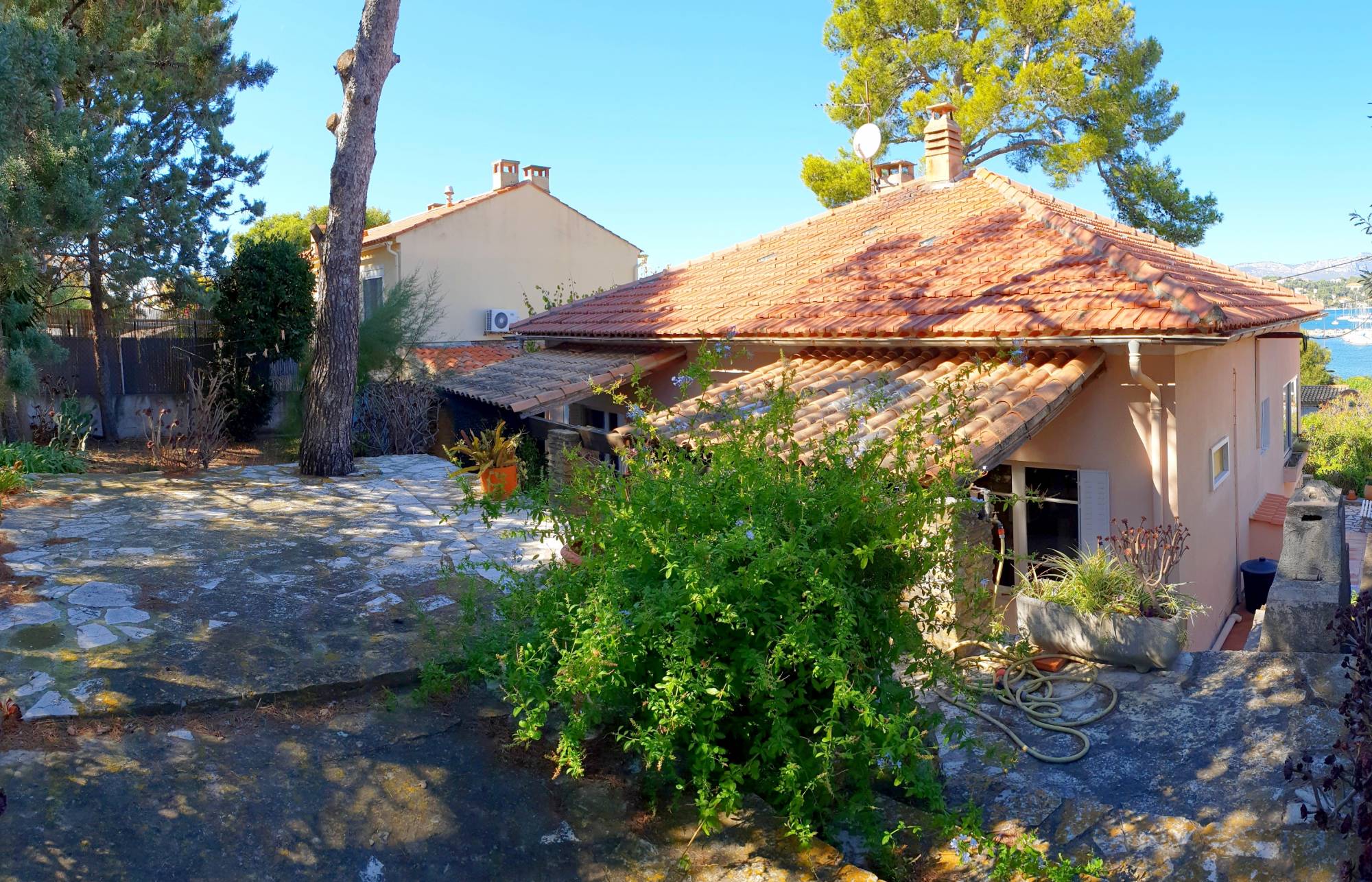 Maison individuelle avec garage à vendre à La Seyne-sur-Mer
