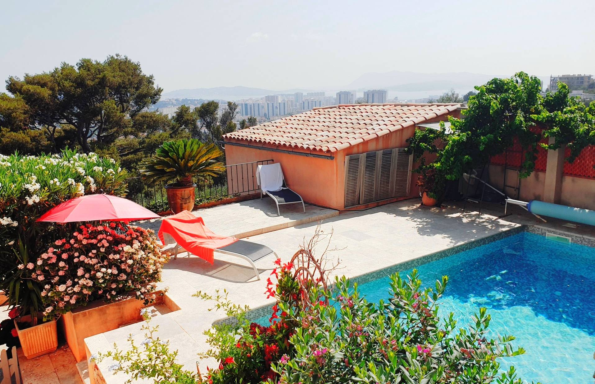 Villa de luxe avec piscine à vendre sur la Corniche Marius Escartefigue 