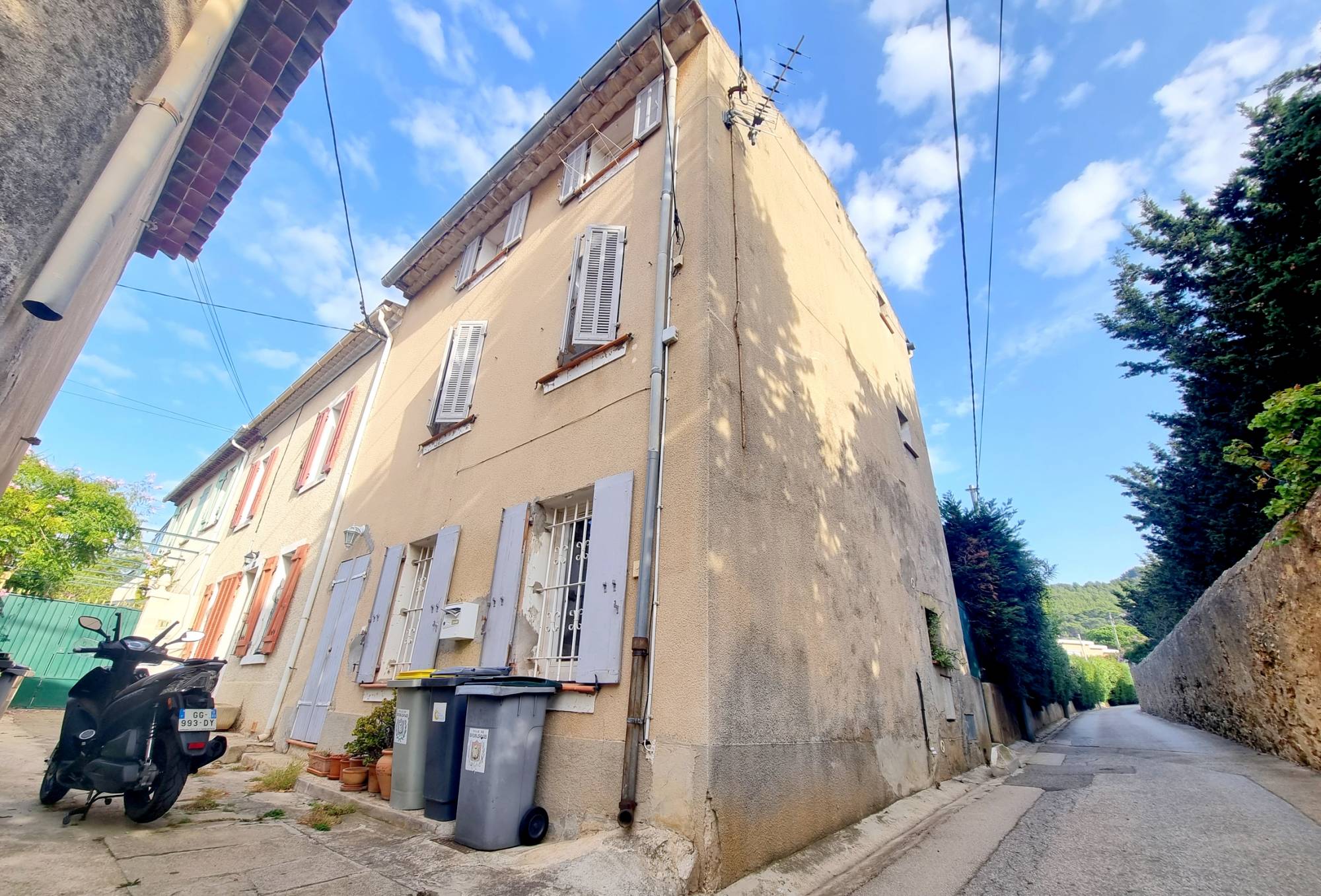 Maison de hameau du XIXe siècle à vendre à Six-Fours, dans le département du Var