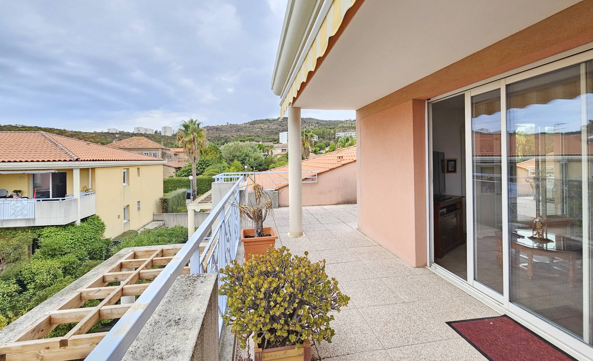 Appartement toit-terrasse à vendre dans le quartier Pyanet à Hyères
