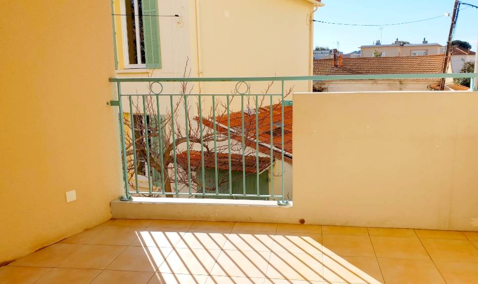 Appartement avec terrasse à vendre dans une résidence récente de La Seyne