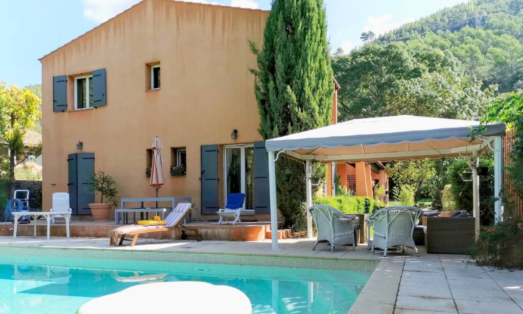 Villa T8 de type provençale à vendre à Solliès-Toucas