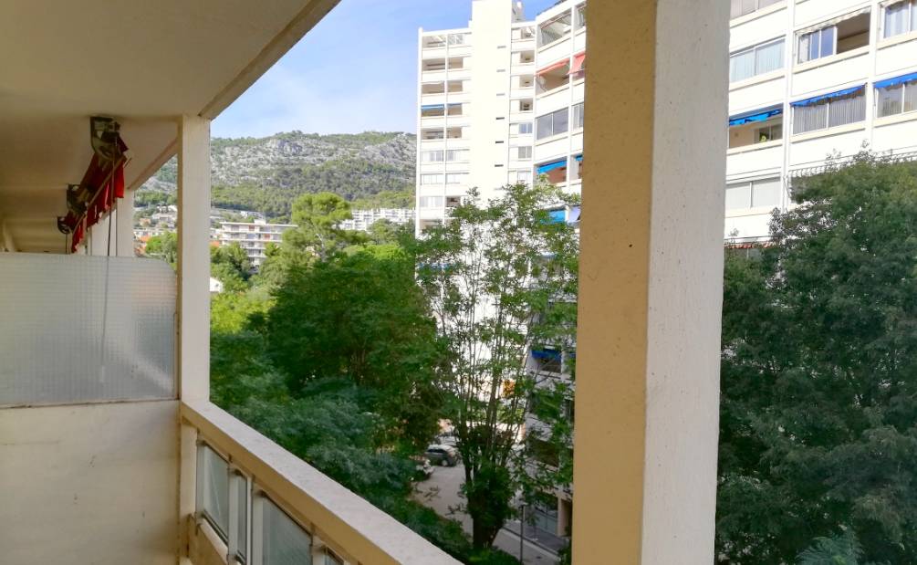 Appartement T4 de 3 chambres à rénover à vendre à Toulon (83000)