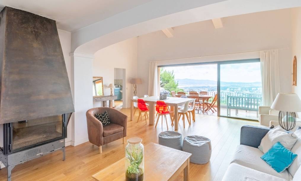 Villa à vendre sur les hauteurs du Mont Faron à Toulon