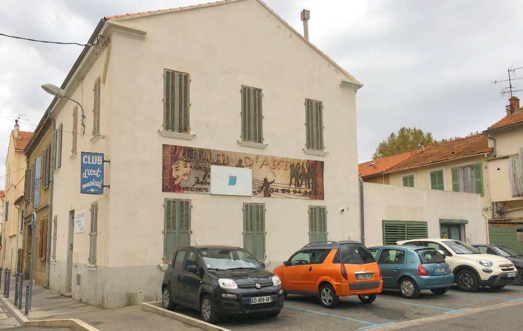 Maison de ville de 10 pièces avec 8 chambres à vendre à La Seyne-sur-Mer
