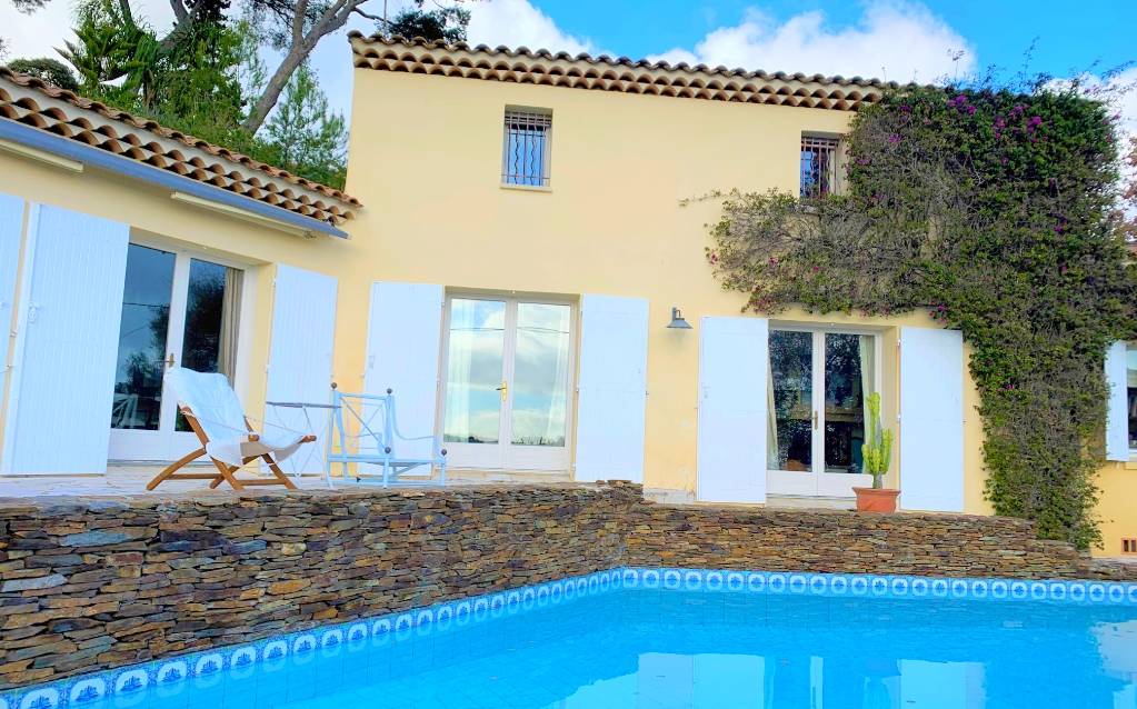 Villa provençale avec piscine à vendre dans le quartier de Chateaubriand à Hyères
