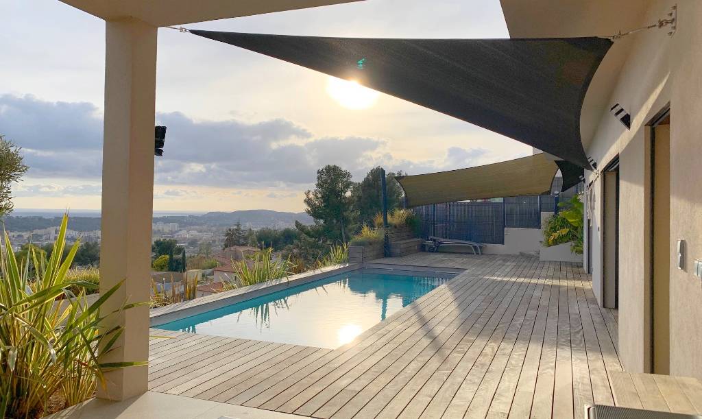 Villa contemporaine avec piscine à vendre à La Valette du Nord