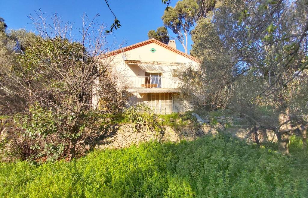 Villa de deux appartements à vendre quatier Valbourdin à Toulon