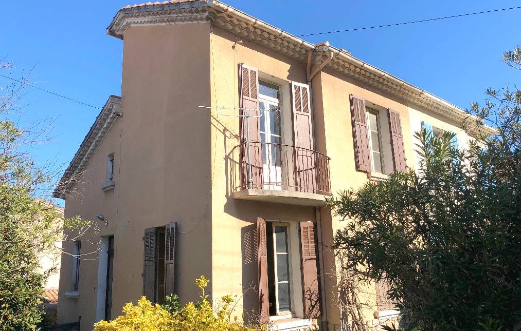 Villa 4 pièces avec garage à rénover à vendre quartier Lamalgue à Toulon