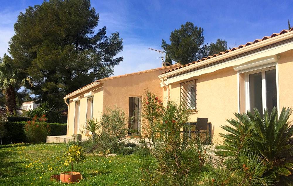 Villa de plain-pied à vendre dans un lotissement à La Cadière-d'Azur