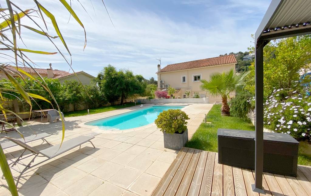 Villa 10 pièces de 7 chambres avec piscine en vente dans le quartier de Fabregas