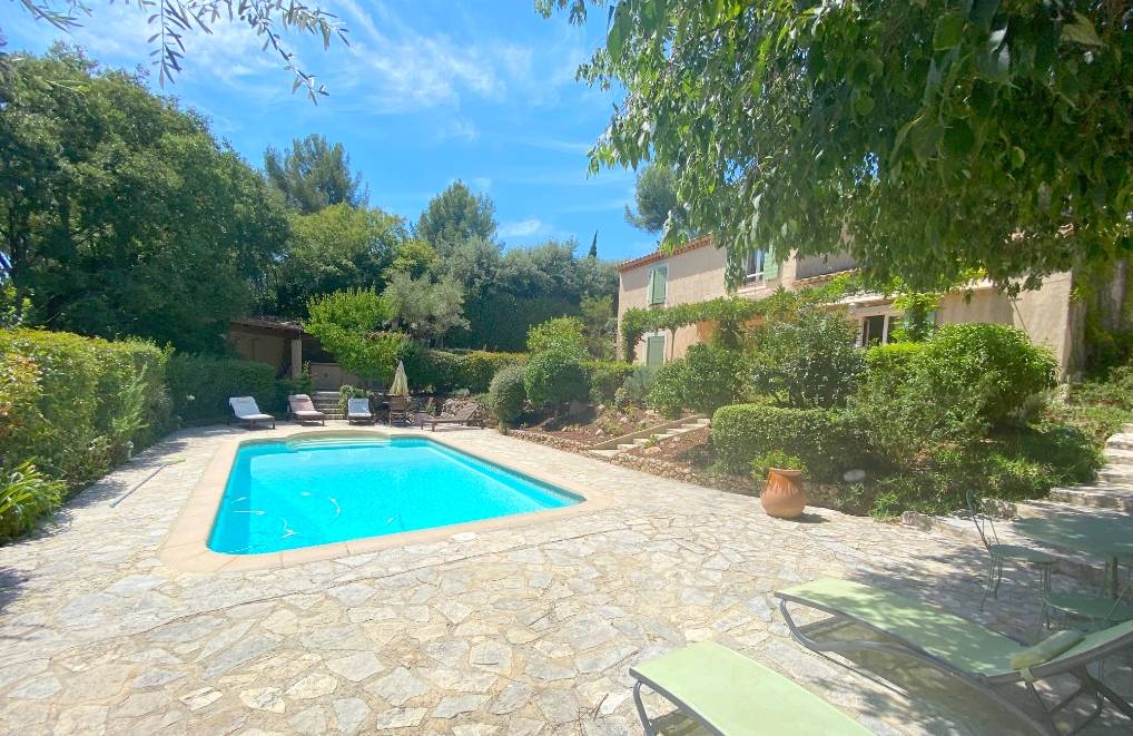 Maison individuelle avec piscine à vendre à Toulon