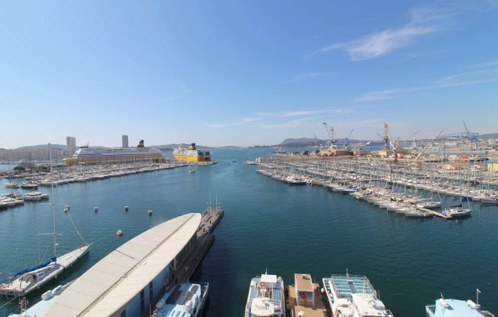 Appartement offrant une vue mer panoramique depuis le Port de Toulon