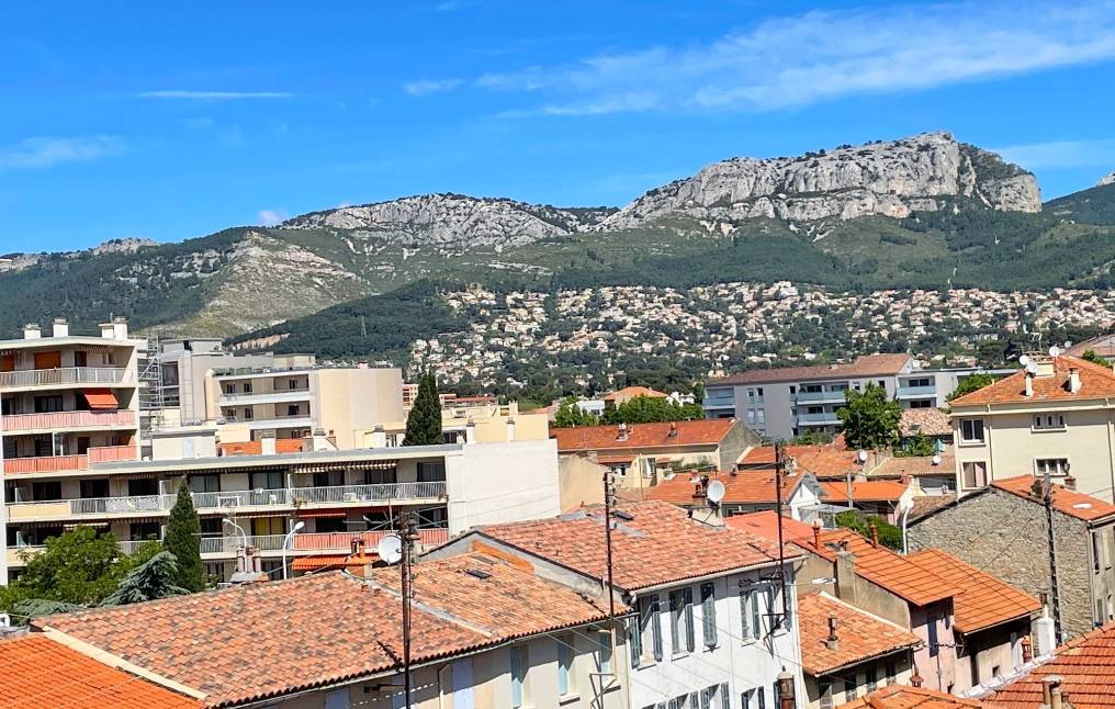 Appartement faux T3 à vendre à Toulon, quartier Pont du Las