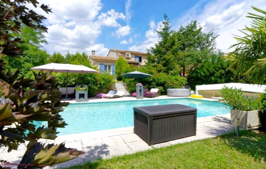 Villa provençale avec piscine à vendre à Rians